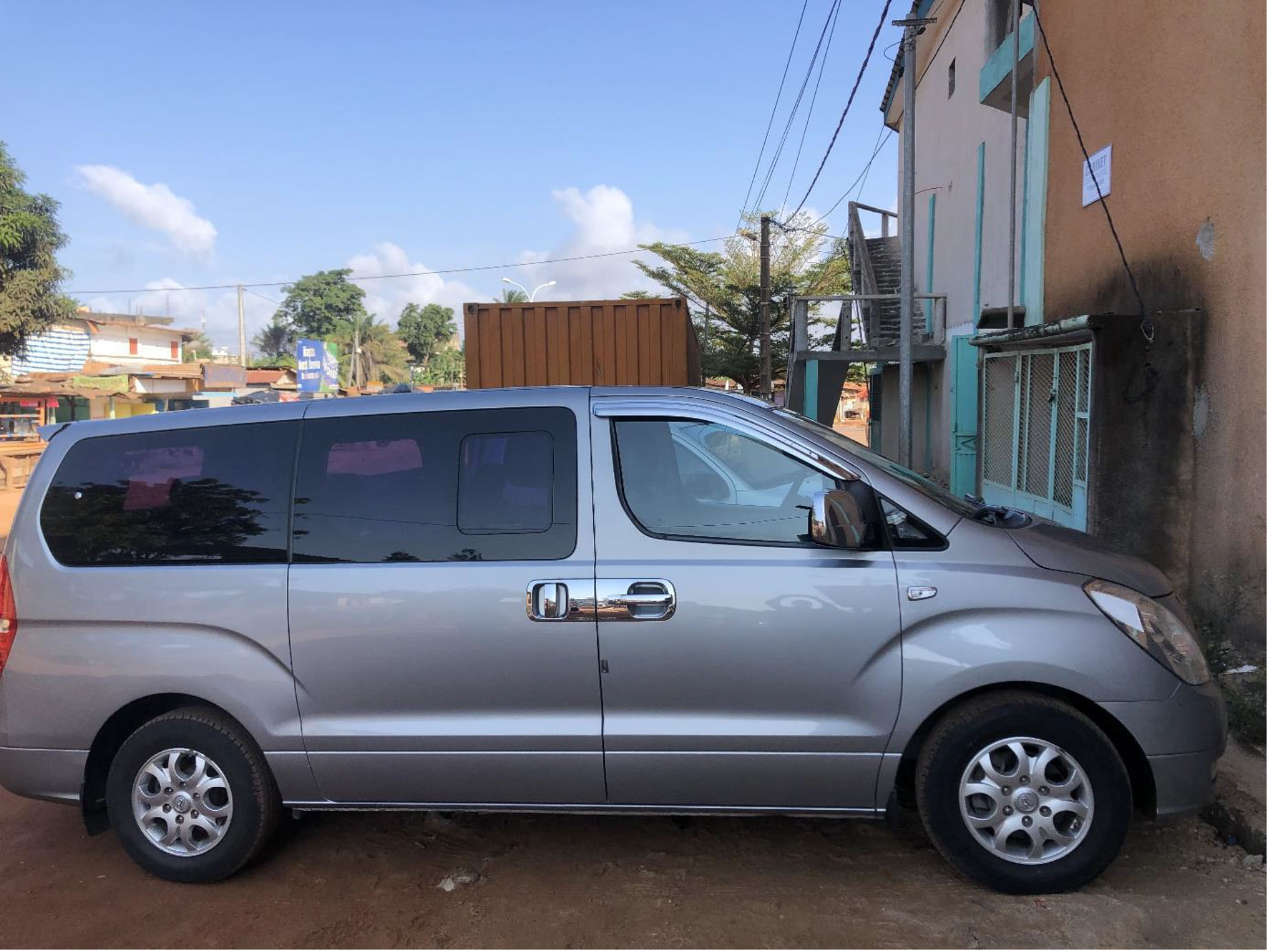 HYUNDAI STAREX